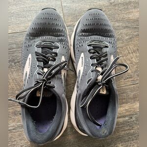 Brooks Ghost 13 Women's Athletic Running shoe Gray Black Size 10